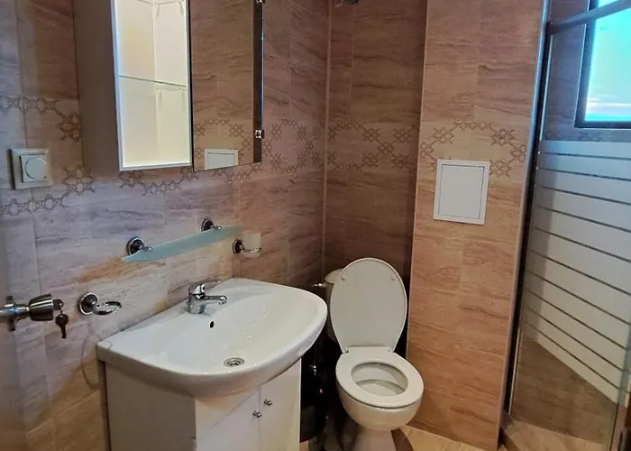 сезони 3 Апартхотел 2*