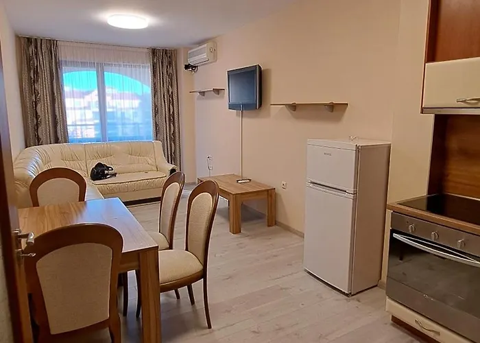 сезони 3 Апартхотел 2*