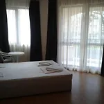 Seasons 3 Aparthotel Sunny Beach
