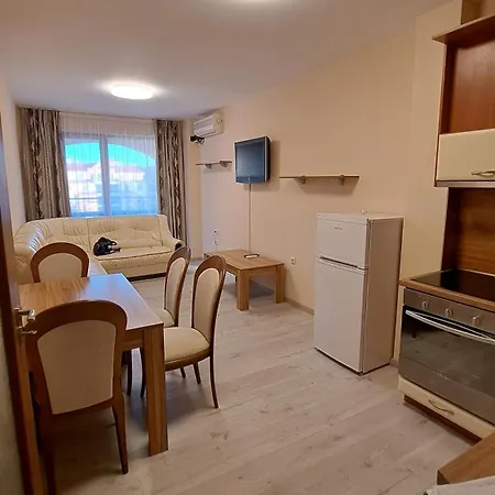 Seasons 3 Hotel apartamentowy 2*