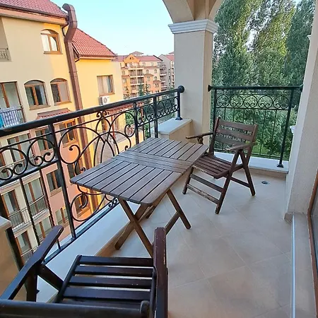 Aparthotel Seasons 3