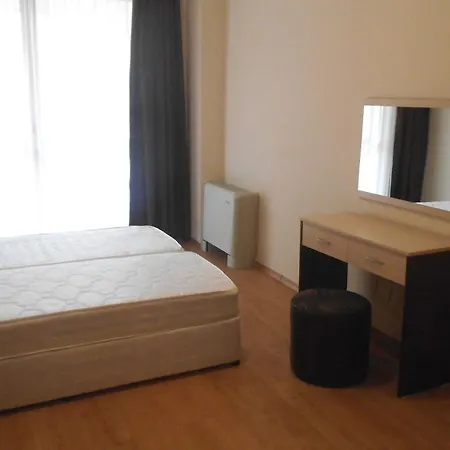 Seasons 3 Aparthotel Sunny Beach