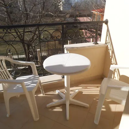 Seasons 3 Hotel apartamentowy 2*