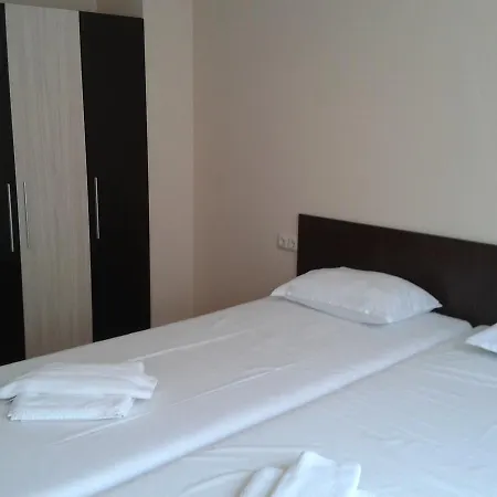 Seasons 3 2* Słoneczny Brzeg