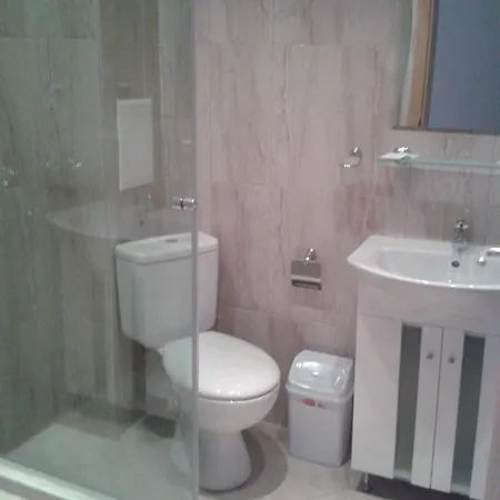 Aparthotel Seasons 3 2*
