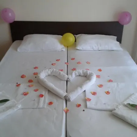 Seasons 3 Aparthotel 2*