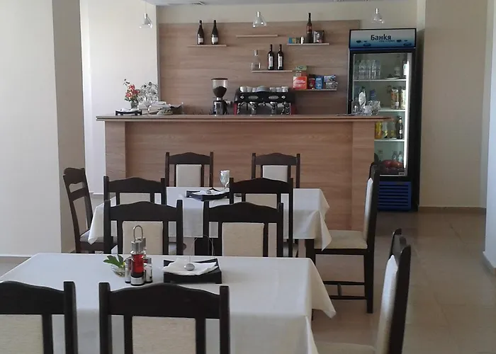 Seasons 3 Aparthotel