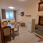 Seasons 3 Aparthotel 2*
