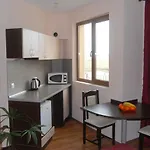 Seasons 3 Aparthotel