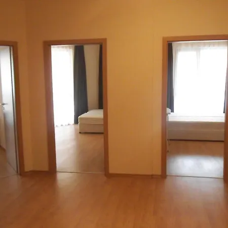 Апарт-отель Seasons 3 2*