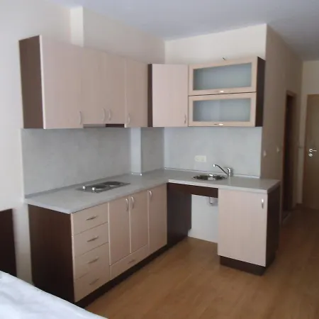 Seasons 3 Apartmanhotel Napospart