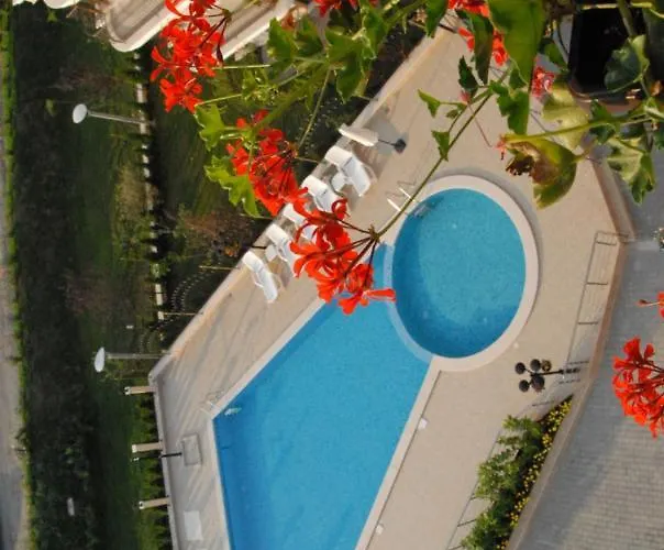 Seasons 3 Apartmanhotel Napospart