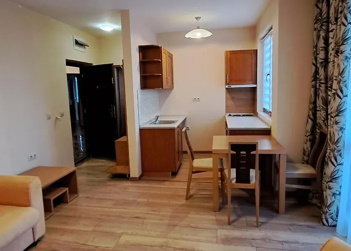 Seasons 3 Apartmanhotel Napospart