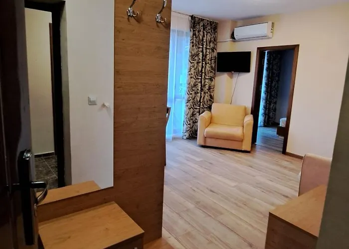 Seasons 3 Apartmanhotel 2*