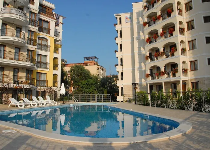 Seasons 3 Apartmanhotel 2*