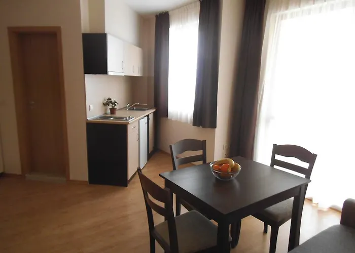 Apartmanhotel Seasons 3 Napospart