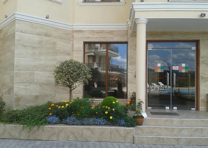 Apartmanhotel Seasons 3 2*