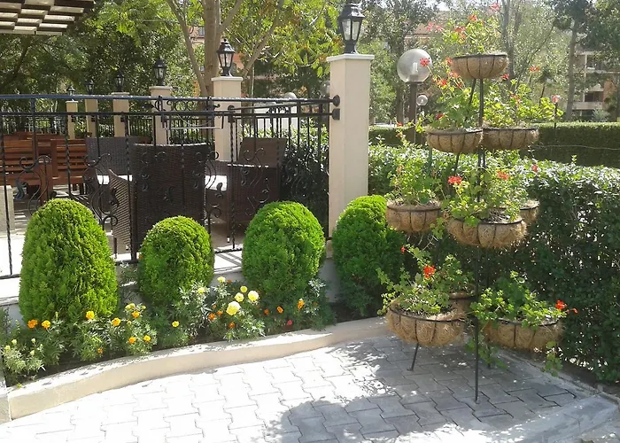 Seasons 3 Apartmanhotel Napospart