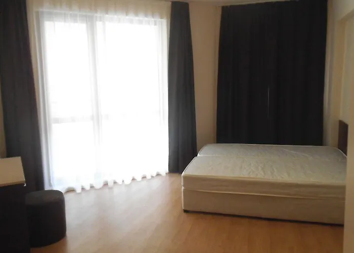 Apartmanhotel Seasons 3 Napospart