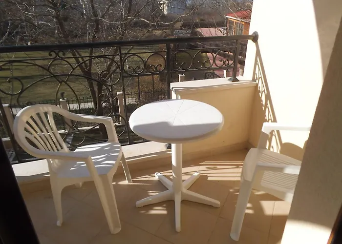 Seasons 3 Apartmanhotel 2*