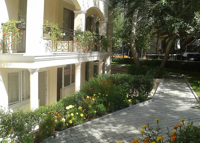 Apartmanhotel Seasons 3 2*