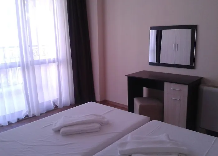 Seasons 3 Apartmanhotel 2*