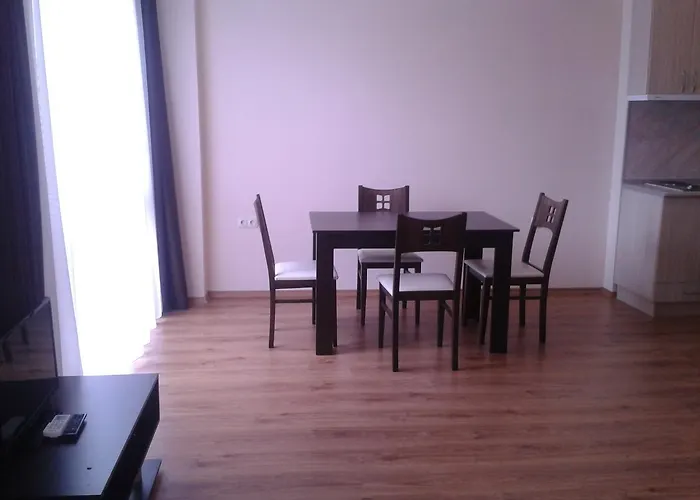 Apartmanhotel Seasons 3 2*