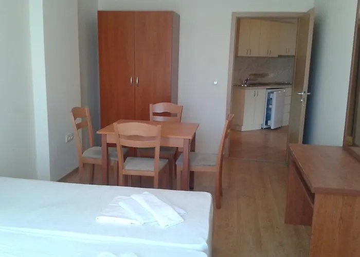 Apartmanhotel Seasons 3 Napospart