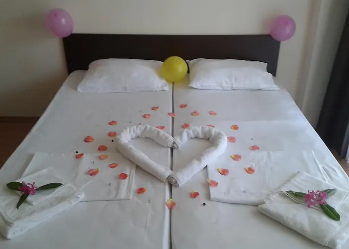 сезони 3 Апартхотел 2*